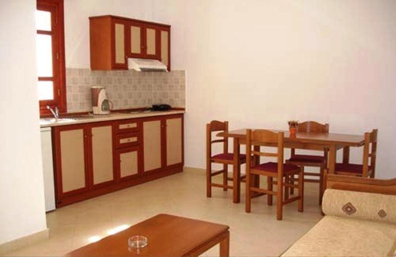 Golden Sun Apartments Arkasa Quarto foto